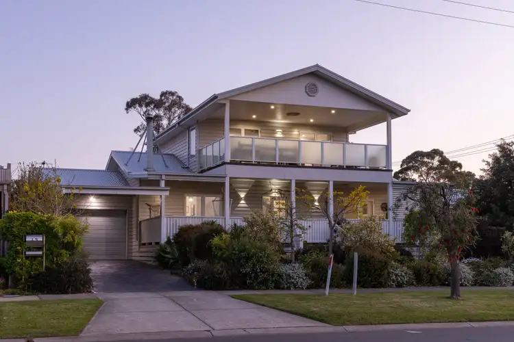 15 Church Street, Cowes VIC 3922