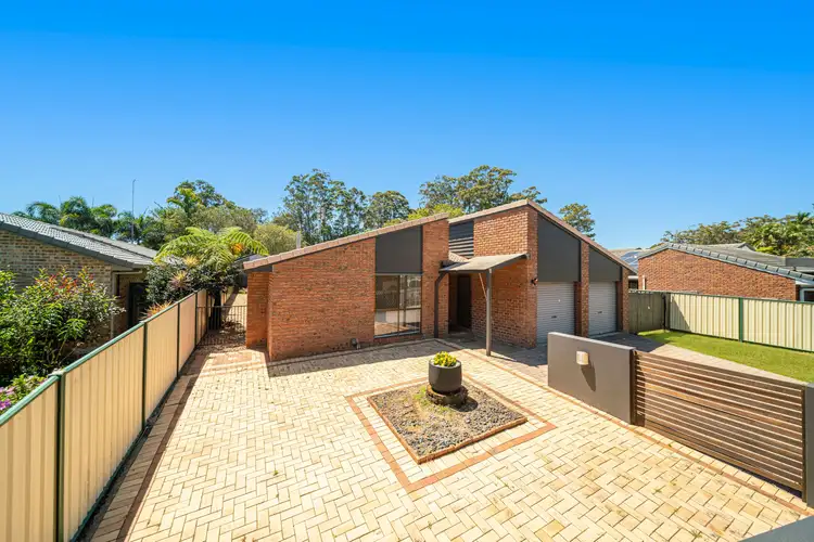 92 Karawatha Drive, Mountain Creek QLD 4557