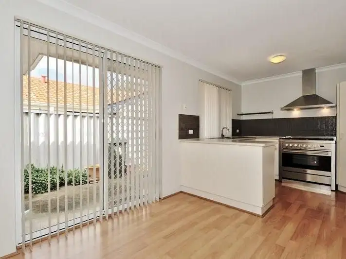 13/11 Elvire Street, Viveash WA 6056