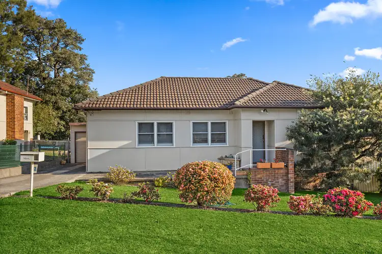 2 Waldron Street, Mount Saint Thomas NSW 2500