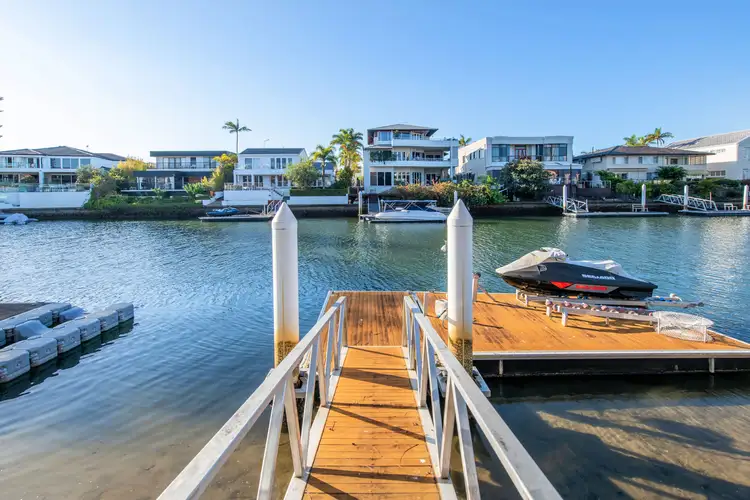 1/135 Stanhill Drive, Chevron Island QLD 4217