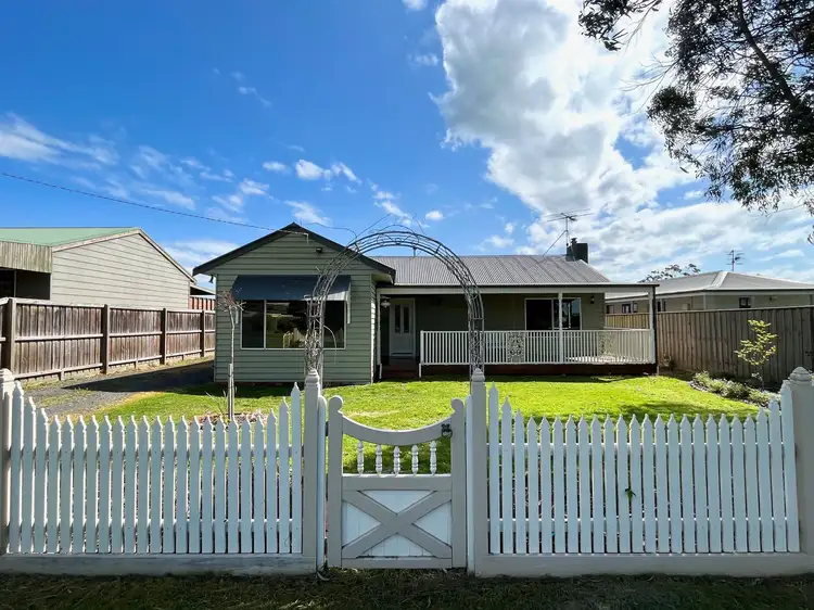 98 Loch Street, Yarragon VIC 3823