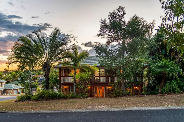 8 Midcrest Lane