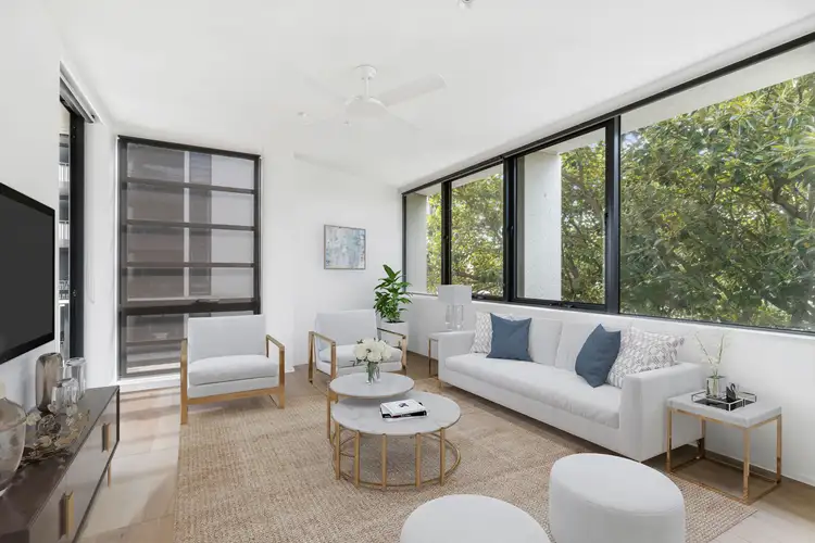 8 Yarraman Avenue