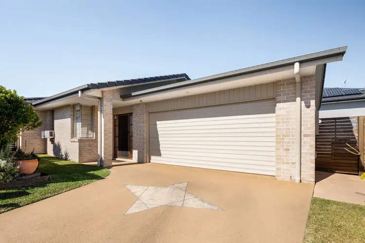 15 Daphne Place