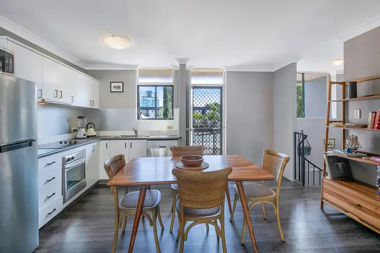 4/574 Kingsford Smith Drive, Hamilton QLD 4007