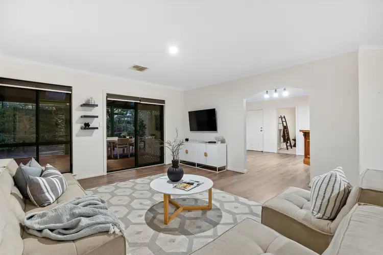 Sixth view of Homely house listing, 2 Angalea Place, Onkaparinga Hills SA 5163