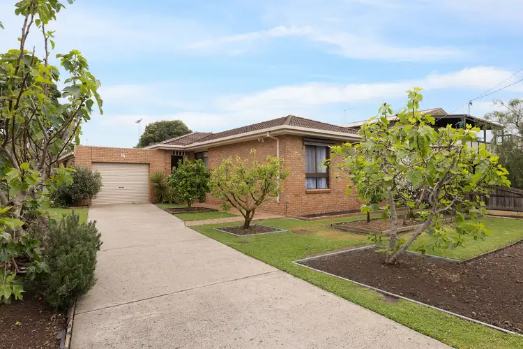 15 Parrakoola Way, Cowes VIC 3922