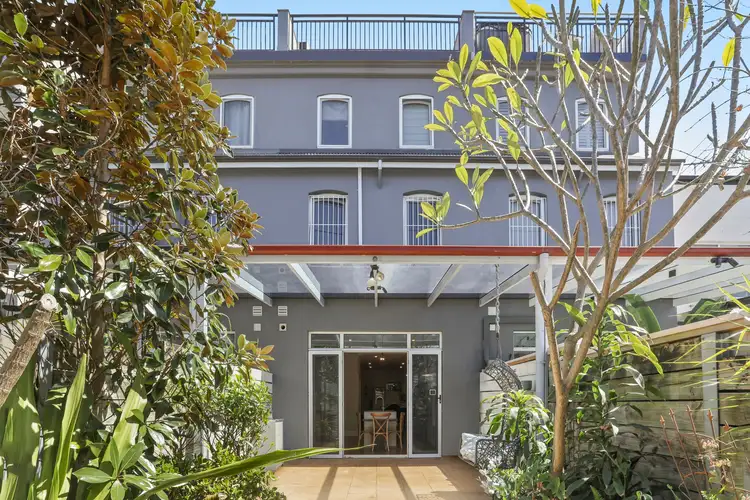 142 Wyndham Street
