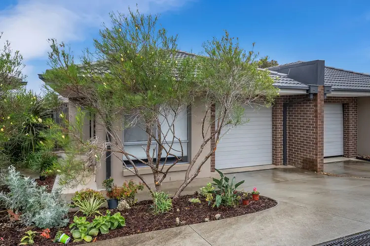 14/11-15 Silverdale Drive, Darley VIC 3340