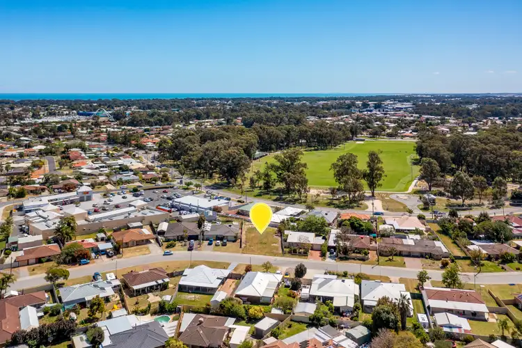 11 Saskatchewan Way, Greenfields WA 6210