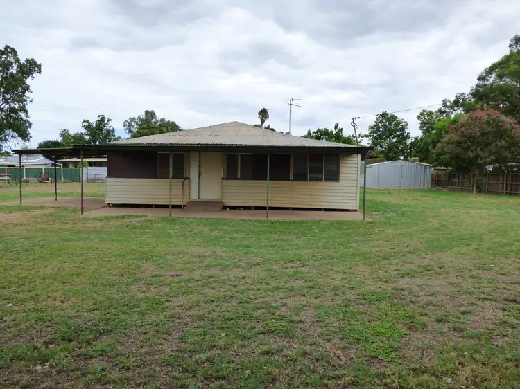 82 Church Street, St George QLD 4487