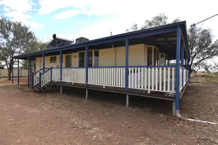 16 Teal Street, Longreach QLD 4730