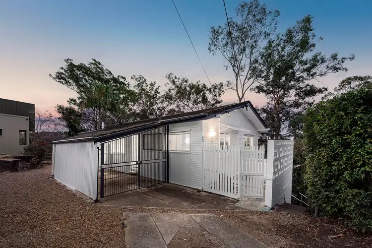 79 Seventeen Mile Rocks Road, Oxley QLD 4075