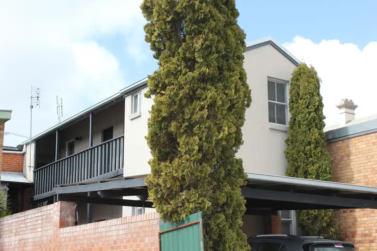 2/7 Whereat Lane, Tenterfield NSW 2372