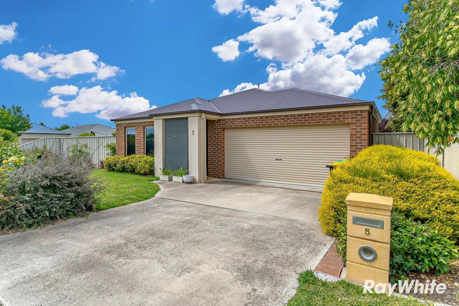 Main view of Homely house listing, 5 Glenwill Drive, Epsom VIC 3551