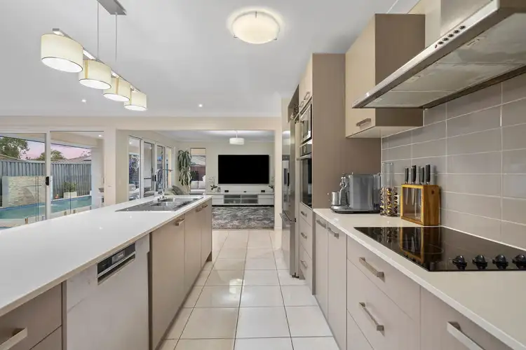 Fifth view of Homely house listing, 2 Eduard Place, Calamvale QLD 4116