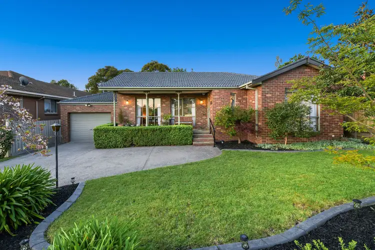 16 Lodge Crescent, Berwick VIC 3806