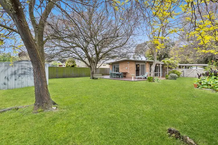 12 Warraburra Avenue, Rosebud VIC 3939
