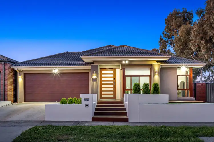 44 Bluebird Way, Roxburgh Park VIC 3064