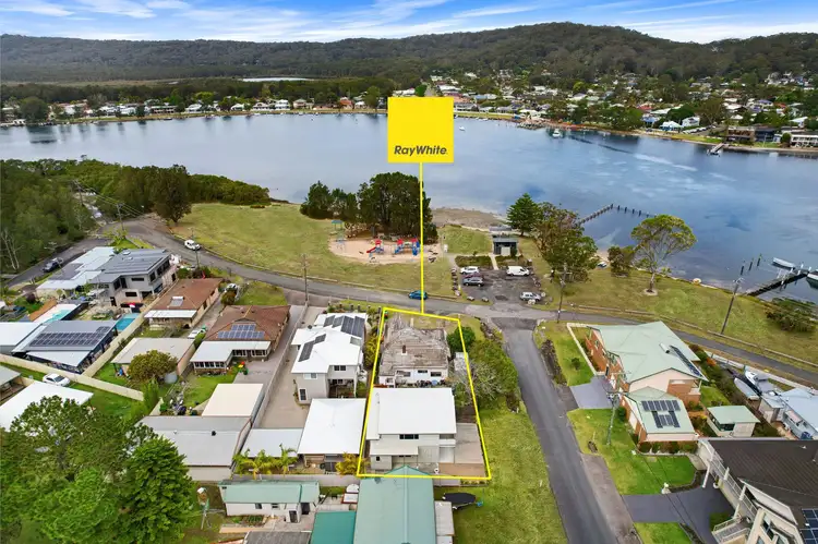 1 Pine Avenue, Davistown NSW 2251