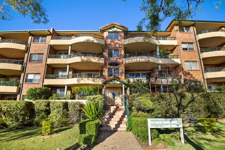 6-12 Mansfield Avenue