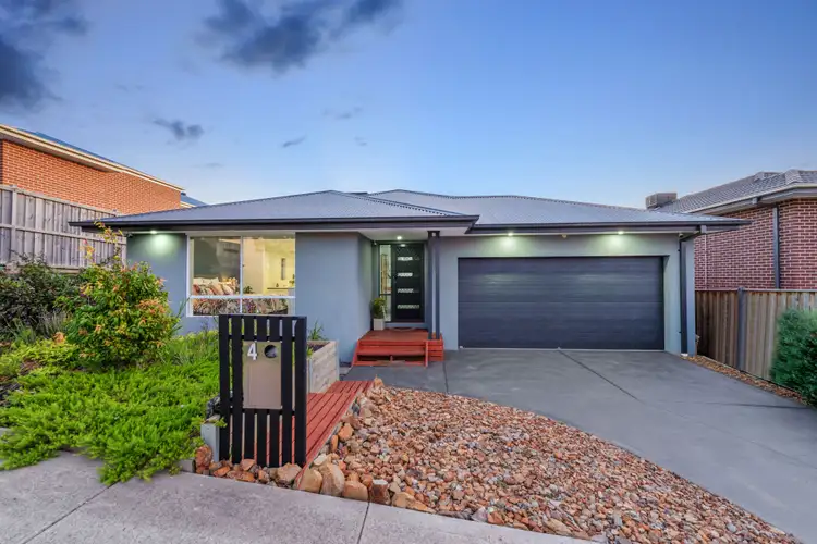 4 Galway Rise, Pakenham VIC 3810