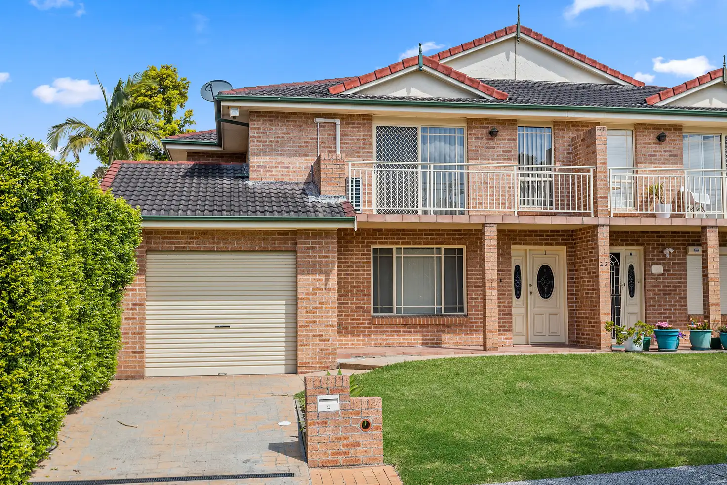 Main view of Homely semi-detached listing, 1/23 Baragoot Road, Flinders NSW 2529