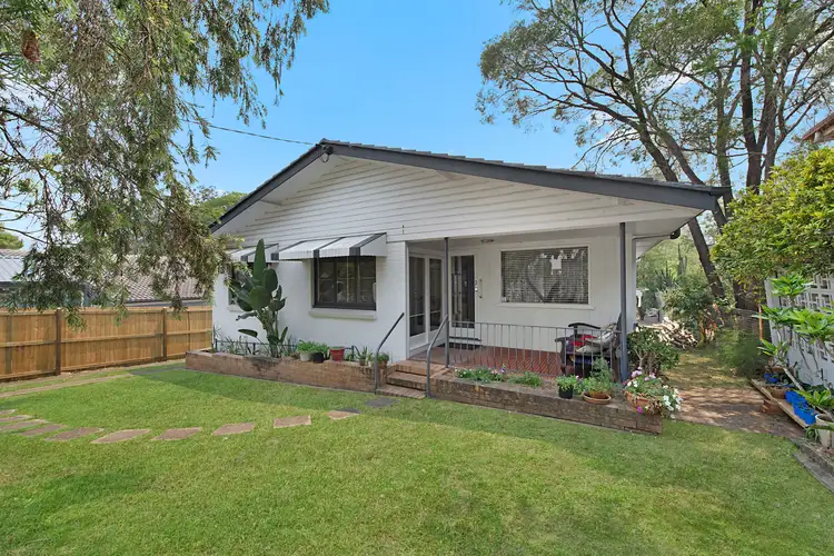 11 Meagan Street, Kenmore QLD 4069