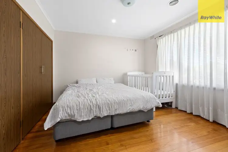 Sixth view of Homely house listing, 7 Lyndford Court, St Albans VIC 3021