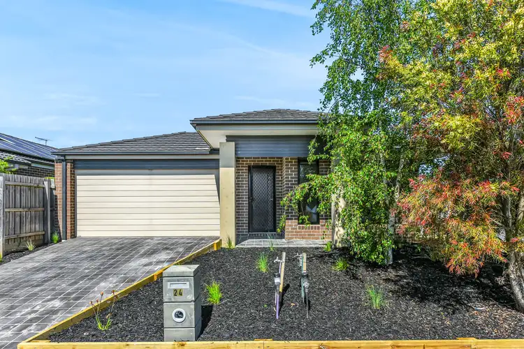 24 Chevrolet Road, Cranbourne East VIC 3977