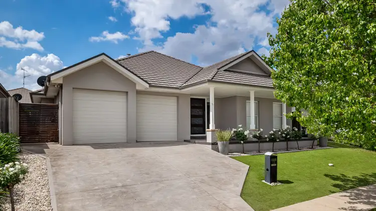 12 Liz Kernohan Drive, Elderslie NSW 2570