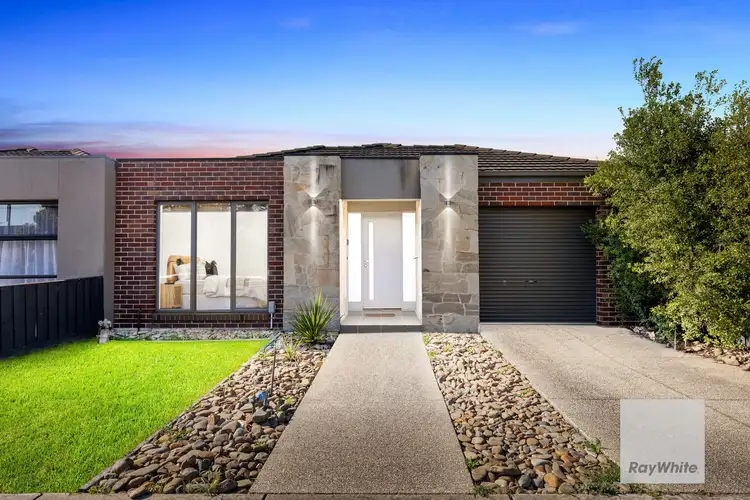 5 Garnet Way, Taylors Hill VIC 3037