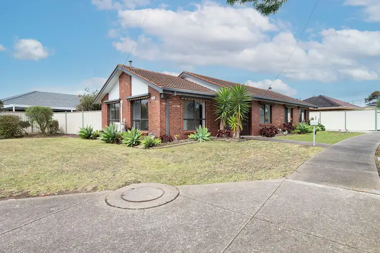 18 Edina Grove, Altona Meadows VIC 3028