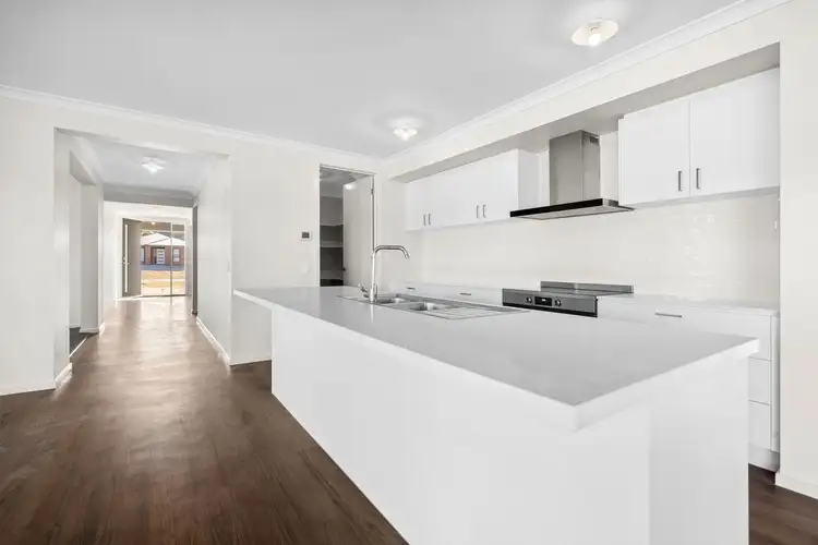 Fifth view of Homely house listing, 2 Carthew Rise, Ararat VIC 3377