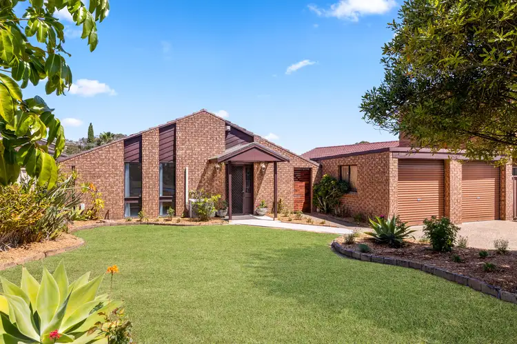21 Blaxland Drive, Illawong NSW 2234