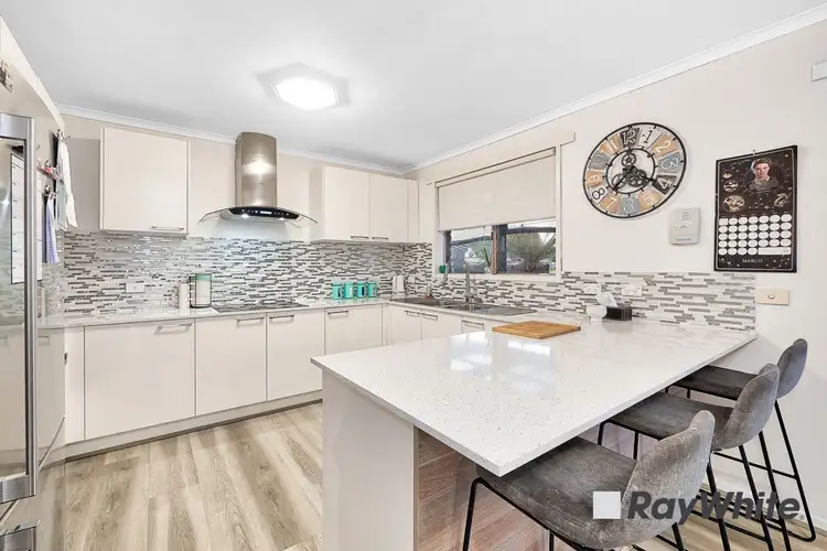 Fifth view of Homely house listing, 7 Maureen Close, Cranbourne West VIC 3977