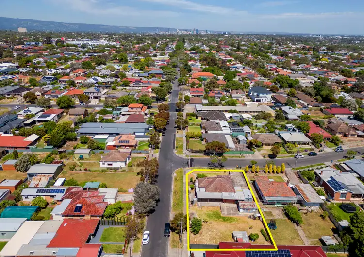 Second view of Homely house listing, 2 The Crescent, Blair Athol SA 5084