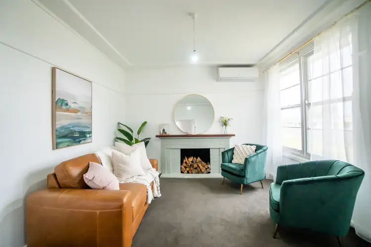 6 Monger Street, Grenfell NSW 2810
