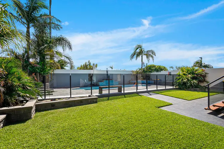 10 Hayes Avenue, Mount Warrigal NSW 2528