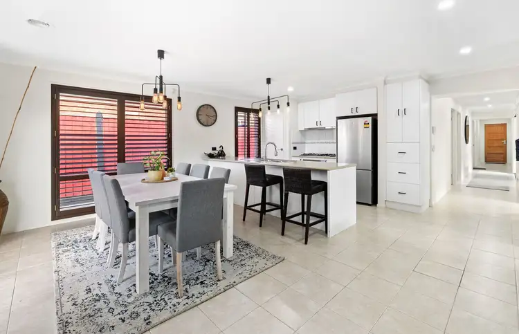 Fifth view of Homely house listing, 8 Mariposa Way, Tarneit VIC 3029