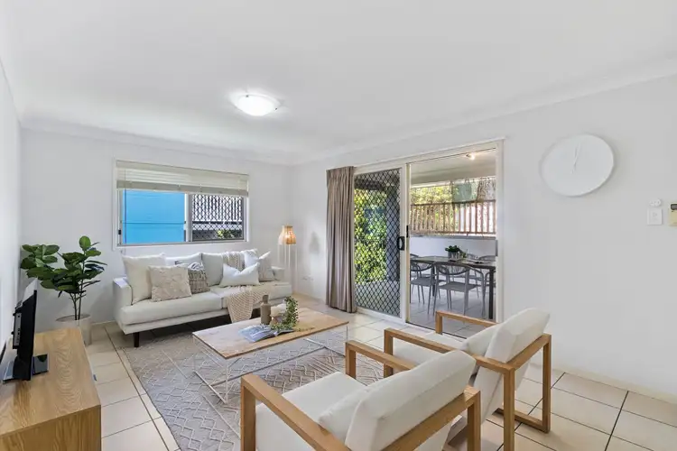 2/27 Paragon Street, Yeronga QLD 4104