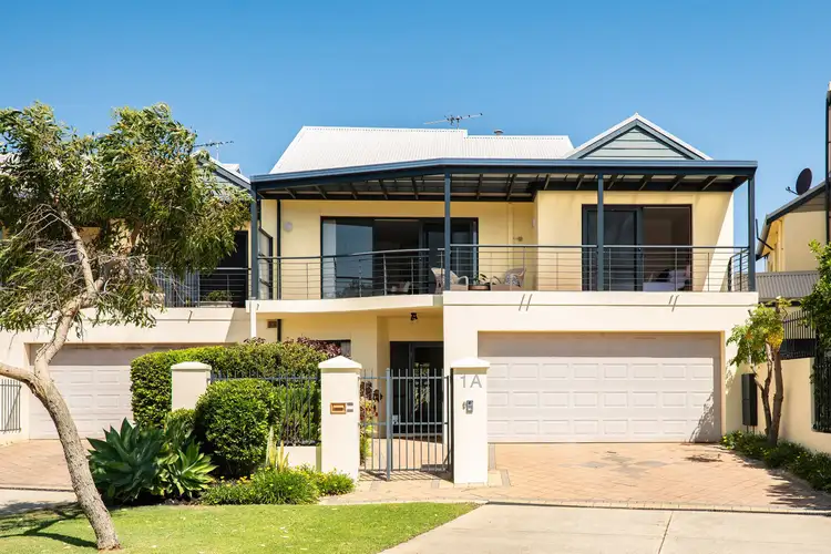 1a Saunders Street