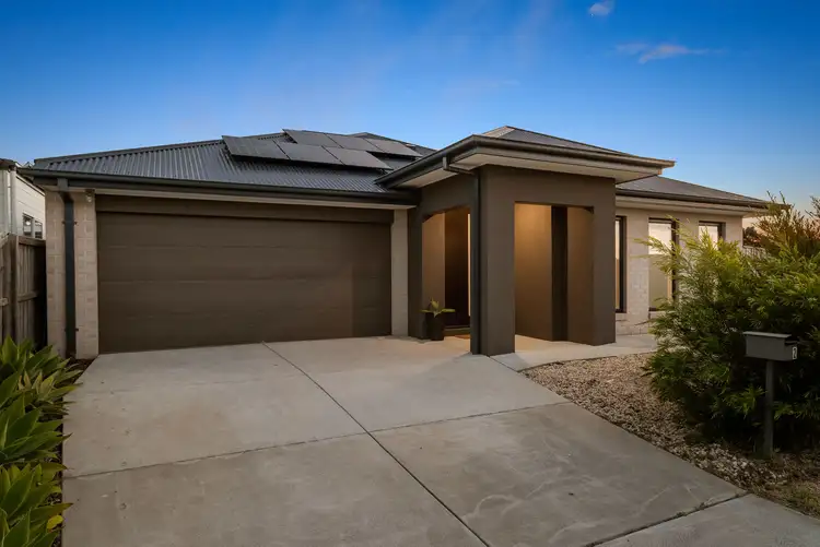 2 Castle Combe Circuit, Cowes VIC 3922