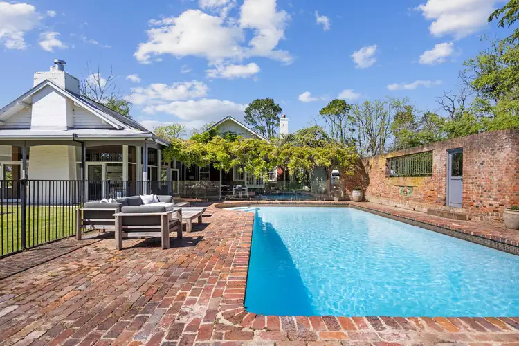 "Walgrove" 16 Walgrove Road
