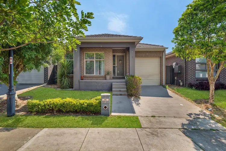 12 mulla Avenue, Jordan Springs NSW 2747