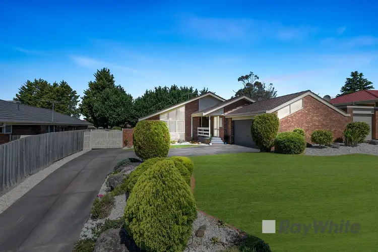 336 James Cook Drive, Endeavour Hills VIC 3802