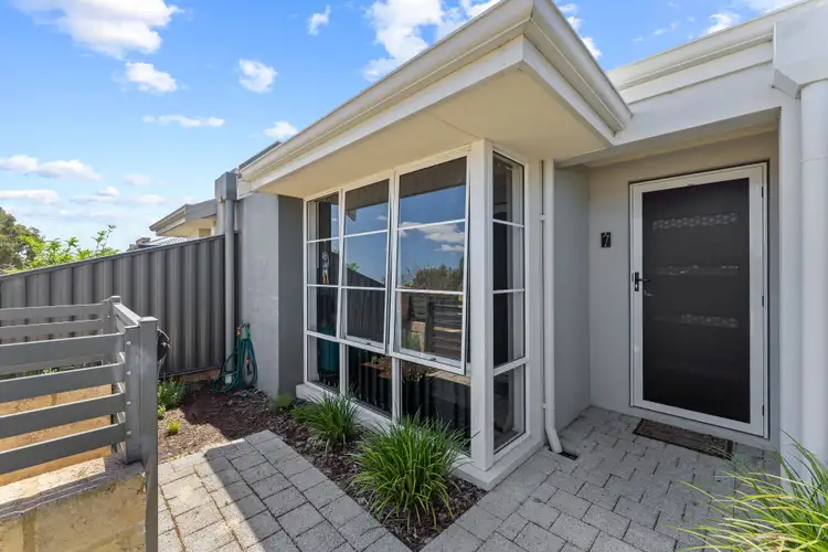 Second view of Homely house listing, 7 Devine Court, Baldivis WA 6171