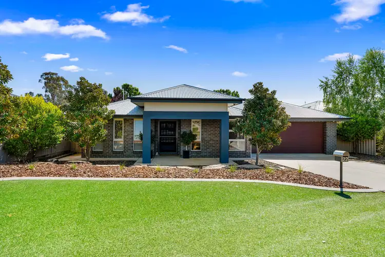 22 Barton Avenue, Lloyd NSW 2650