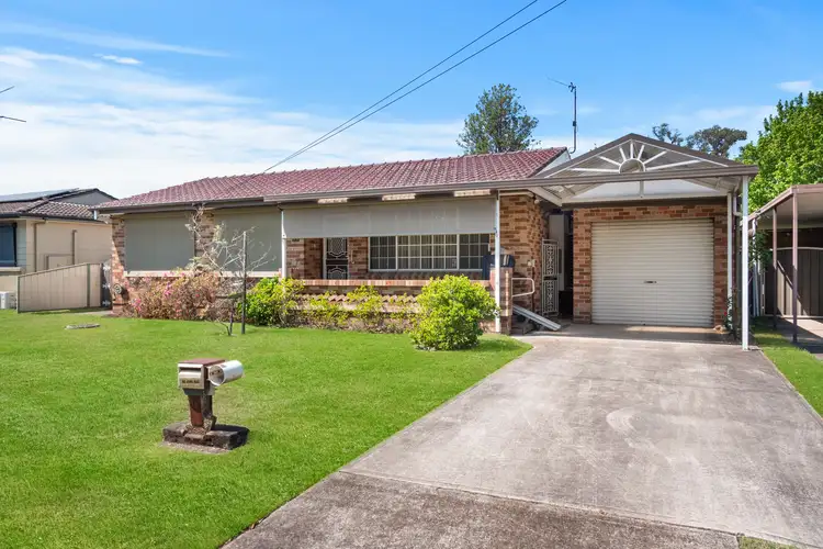12 Luttrell Street